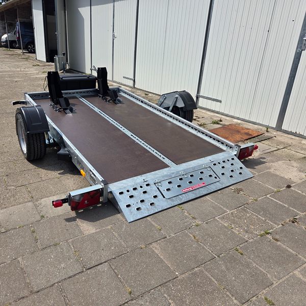 Trailer 1300 kg 2 motoren geremd 100 km/h (MM-06) Trailer 1300 kg 2 motoren geremd 100 km/h (MM-06)