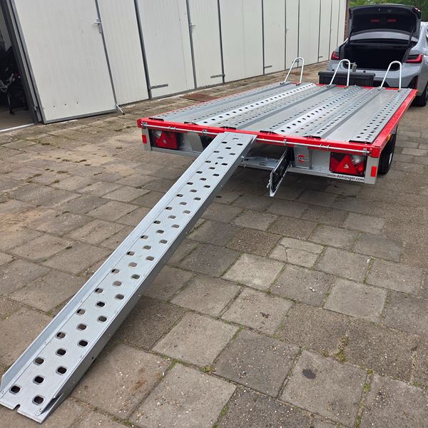 Trailer 1500 kg 3 motoren geremd 100 km/h (MM-07) Trailer 1500 kg 3 motoren geremd 100 km/h (MM-07)